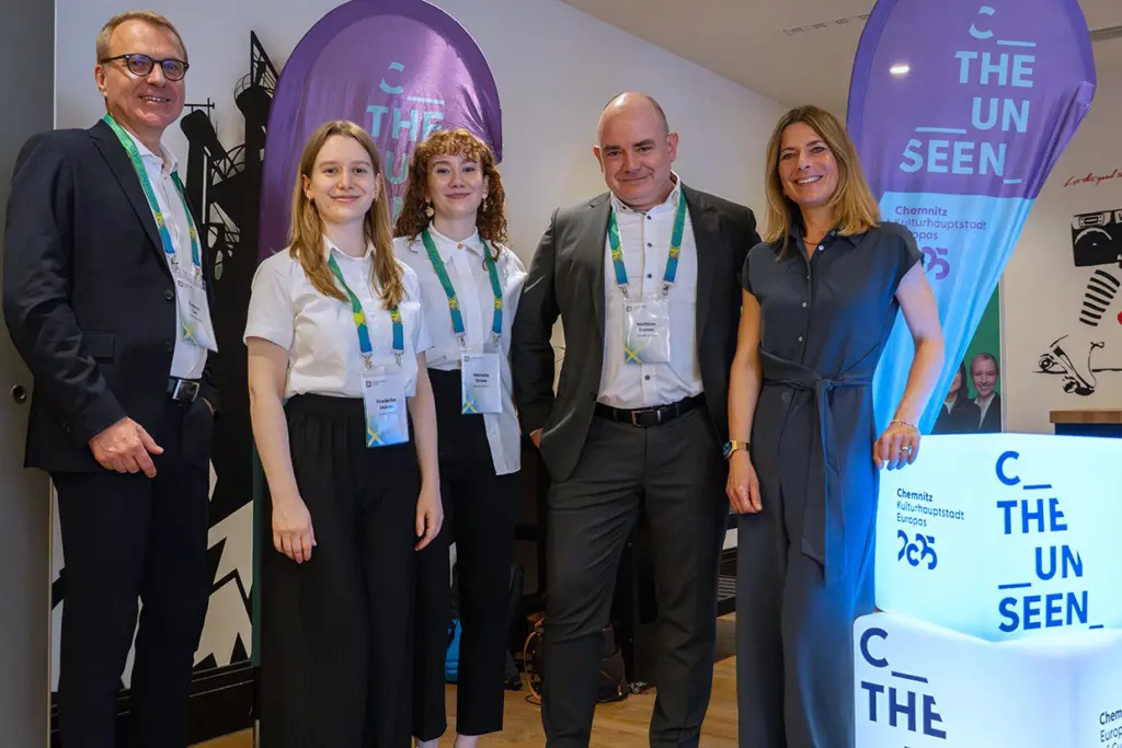 Gruppenfoto mit Matthias Domes CEO von domeba GmbH.